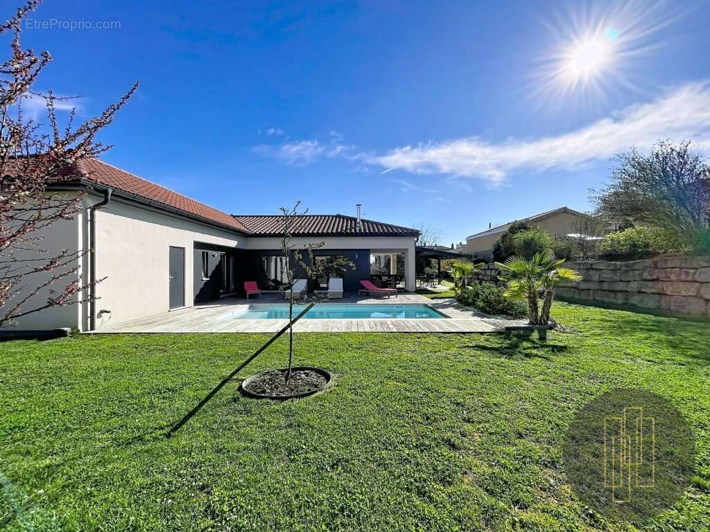 Maison à LACHASSAGNE