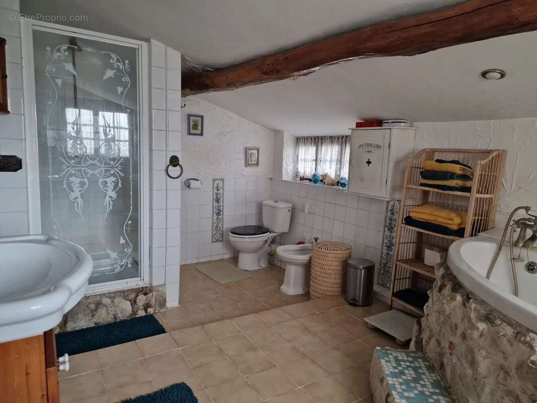 Charmante maison en pierre avec piscine à la sortie d'un village - photo 9