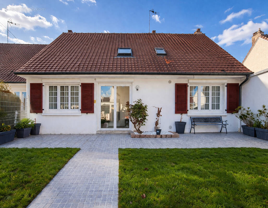 Maison à ORRY-LA-VILLE