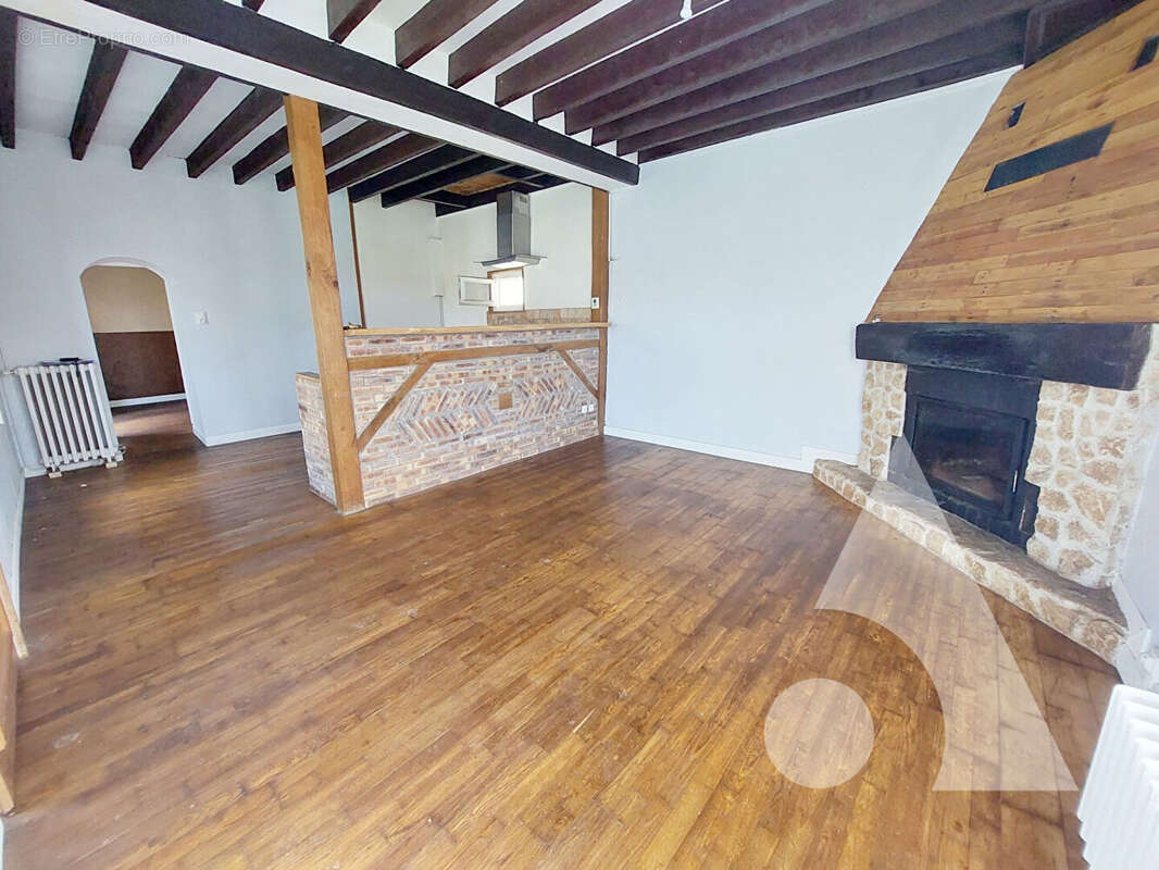 Maison à PIERREFONDS