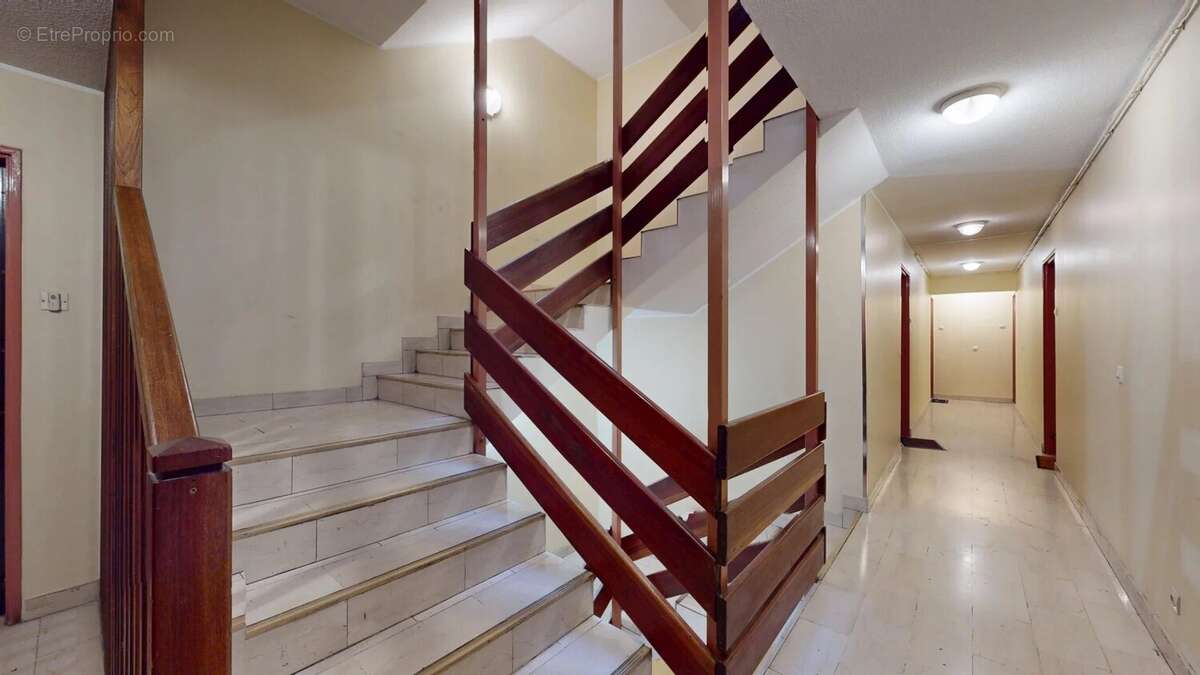 Appartement à VAUJOURS