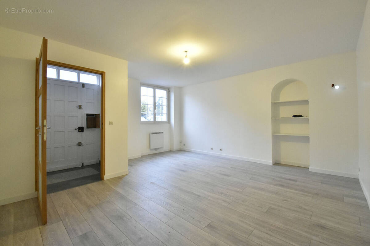 Appartement à LE TREMBLAY-SUR-MAULDRE