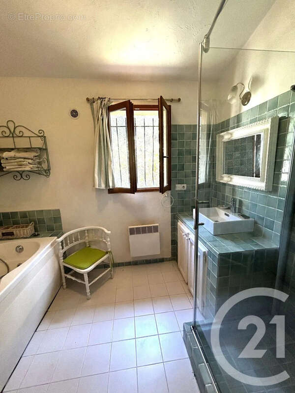 Maison 211 m² à Roquefort-Les-Pins  - photo 17