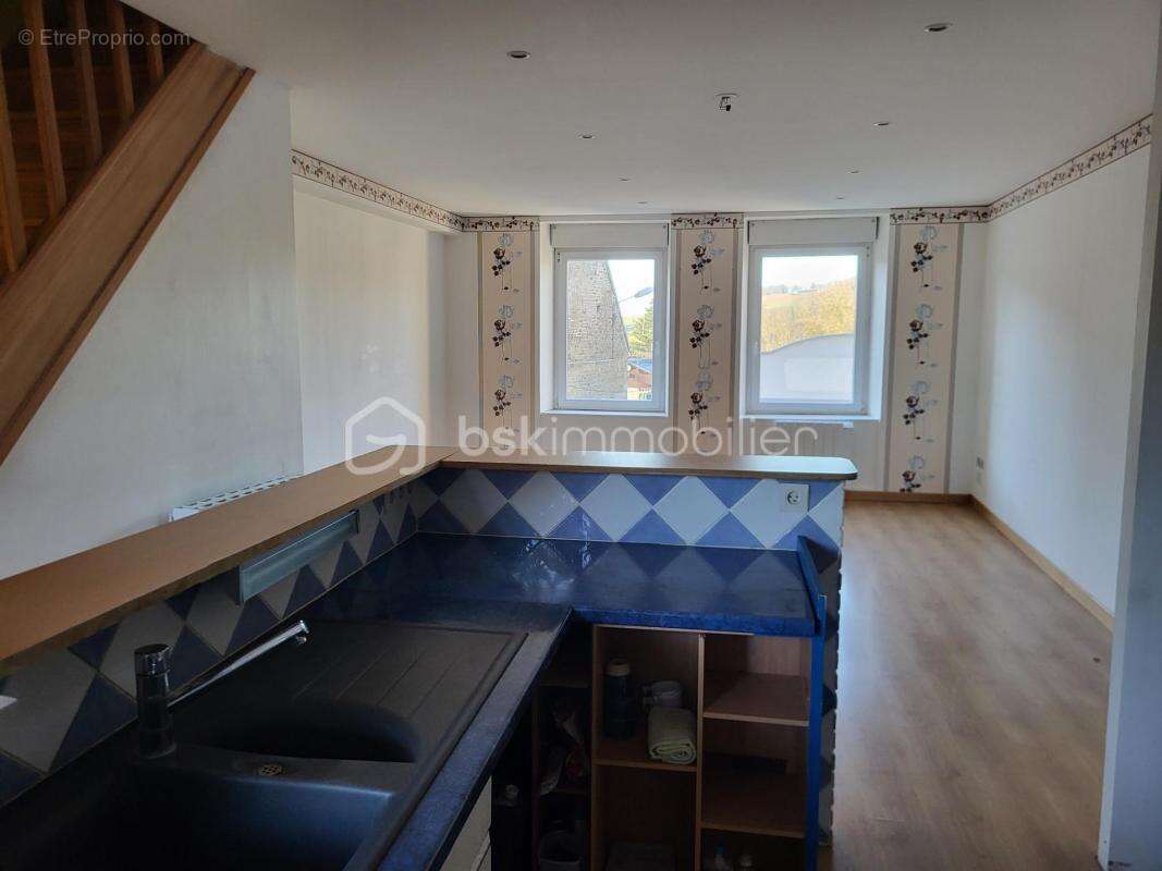 Maison de ville en pierre – Le charme, le potentiel, la terrasse et le jardin en bonus ! - photo 3