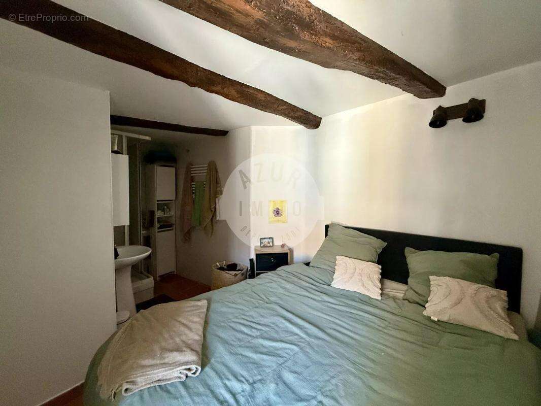 Appartement à ROQUEVAIRE