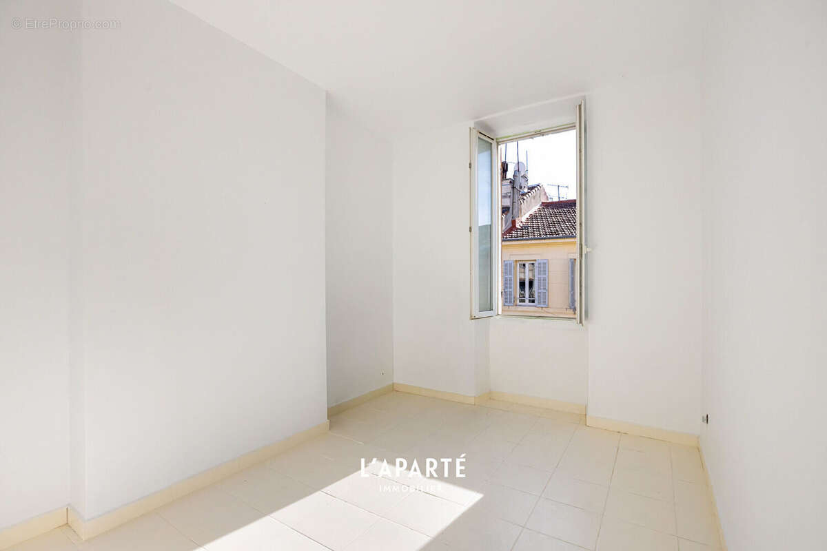 Appartement à MARSEILLE-3E