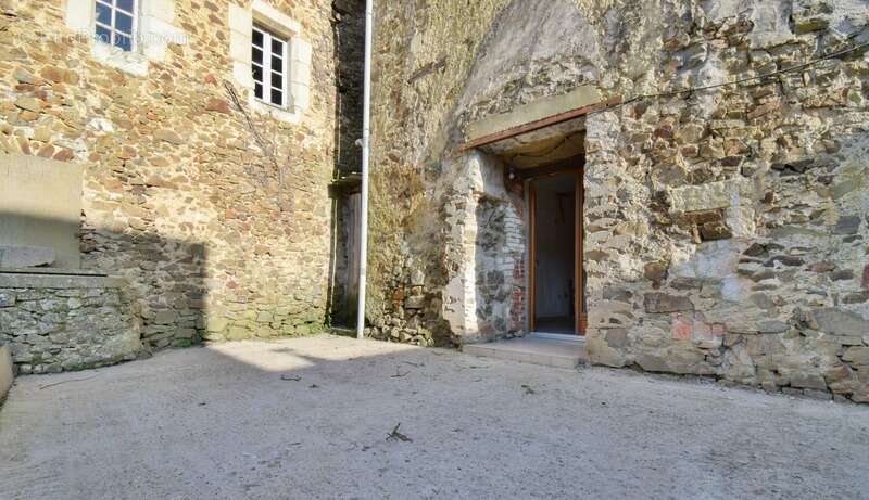 Maison à SAINT-DENIS-D&#039;ANJOU