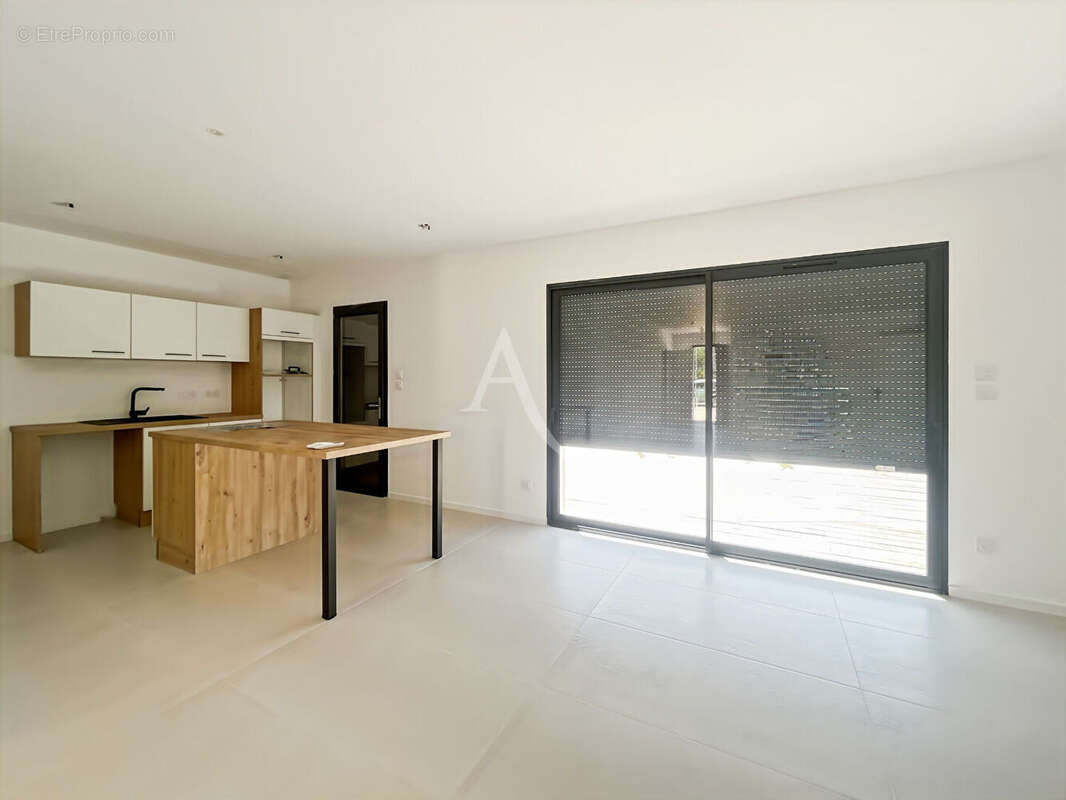 Maison NEUVE  RT 2022. Quatre chambres. - photo 2