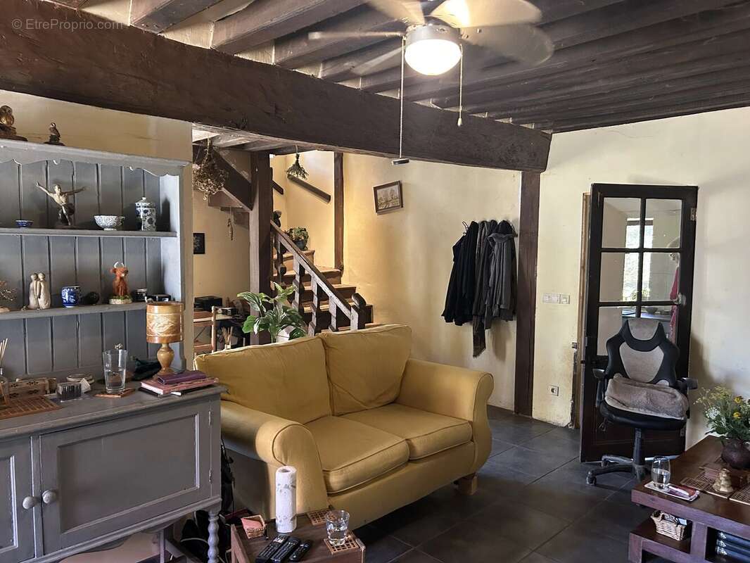 Grande maison individuelle de caractère avec vaste grange - photo 2