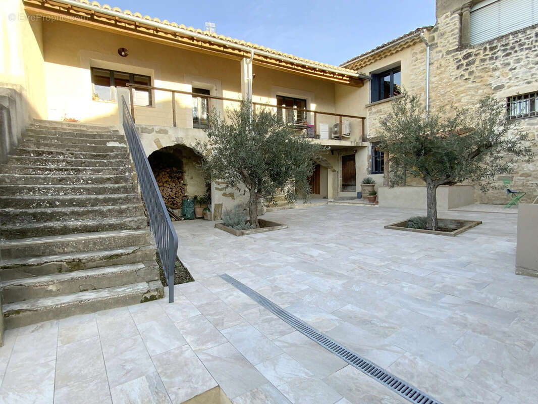 Maison à UZES