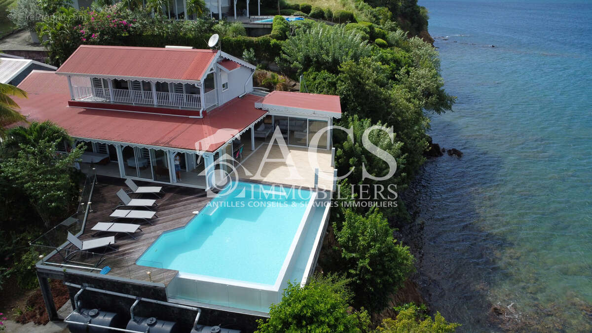Magnifique propriété avec piscine en bord de mer - LES TROIS-ILETS - photo 3