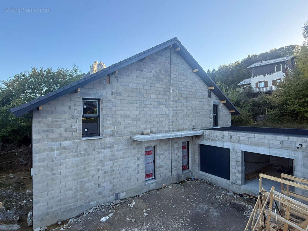 Maison à SAINT-NIZIER-DU-MOUCHEROTTE