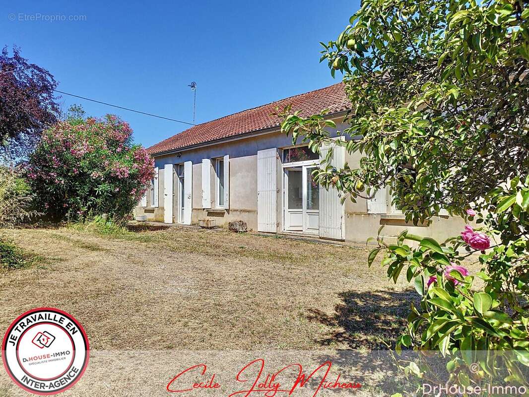 Maison à SAMONAC