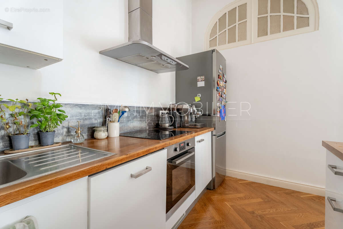 Appartement à MARSEILLE-1E