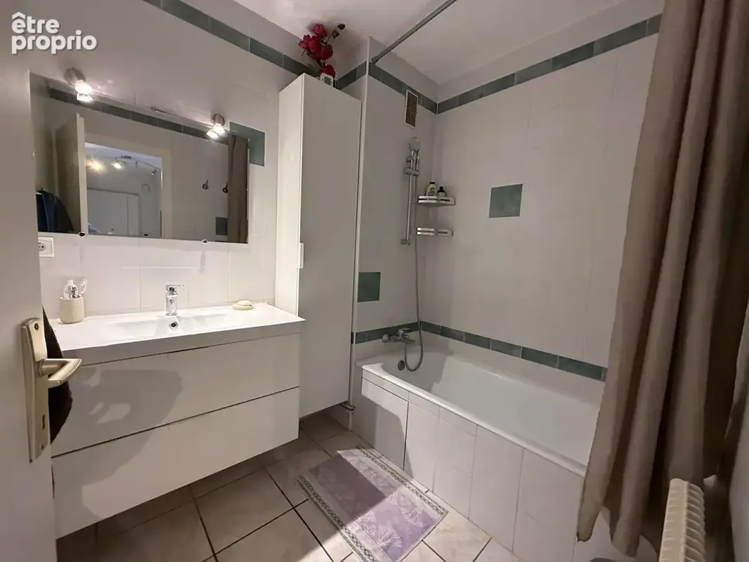 A vendre à Annemasse, Les Rocailles, T3 traversant est-ouest de 64,53 m² - photo 7