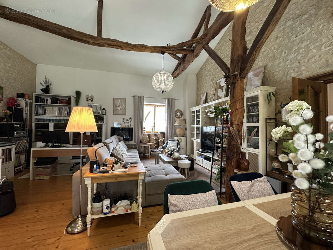 Maison à CHALLIGNAC