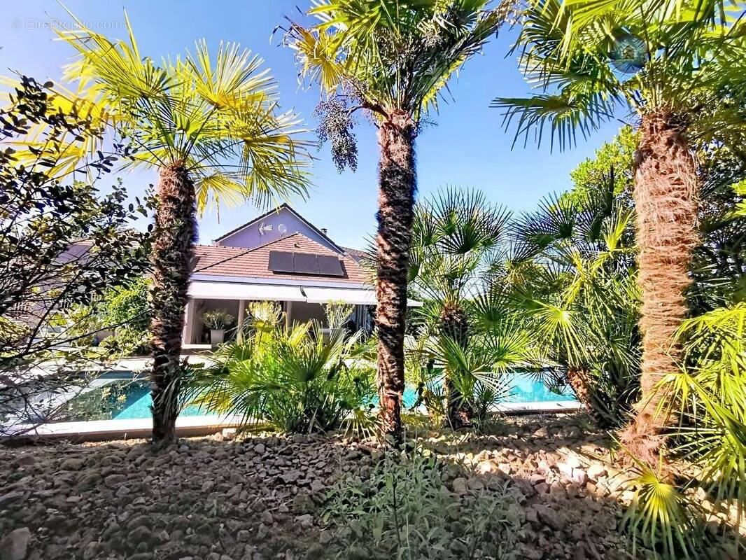 Maison à VARETZ