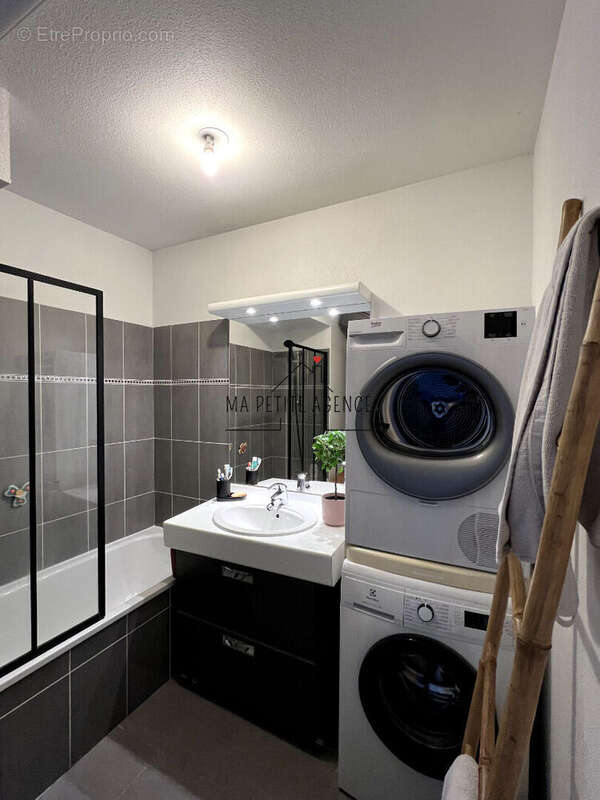 APPARTEMENT T3 - Chateauneuf les Martigues - photo 7