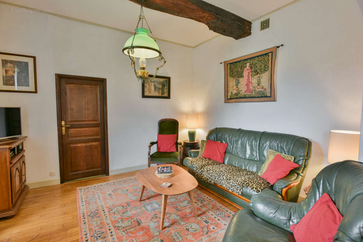 Maison à COUZE-ET-SAINT-FRONT