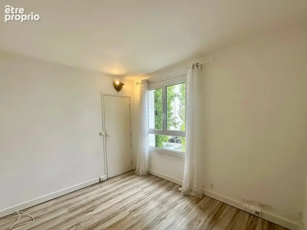 Appartement F5 lumineux avec balcon  Résidence sécurisée à Drancy - photo 3