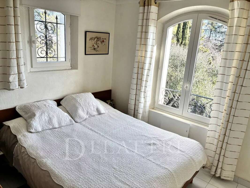 Maison à VALBONNE