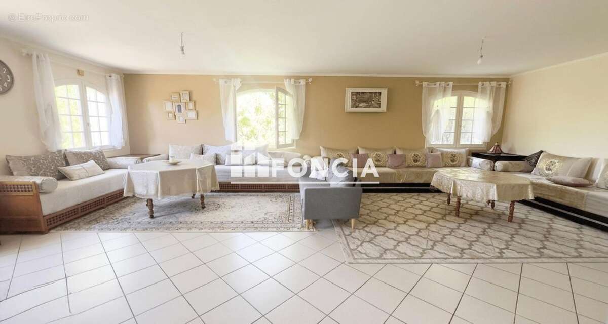 Spacieuse maison familiale de plain-pied avec jardin, dans un quartier calme et arboré - photo 2