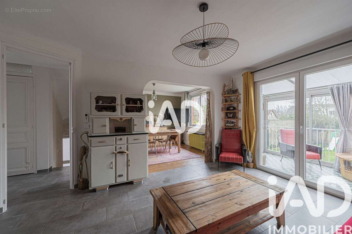 Photo 2 - Maison à TREMBLAY-EN-FRANCE