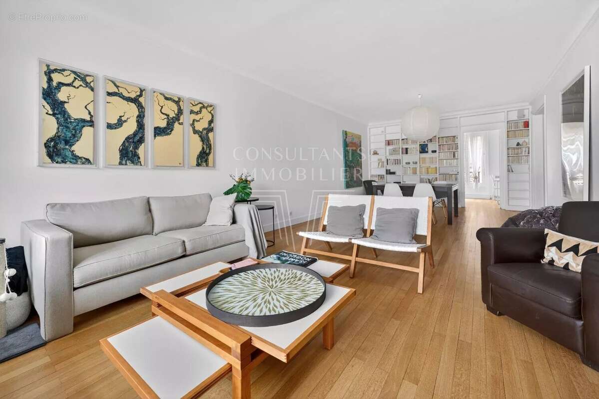 Appartement à PARIS-7E