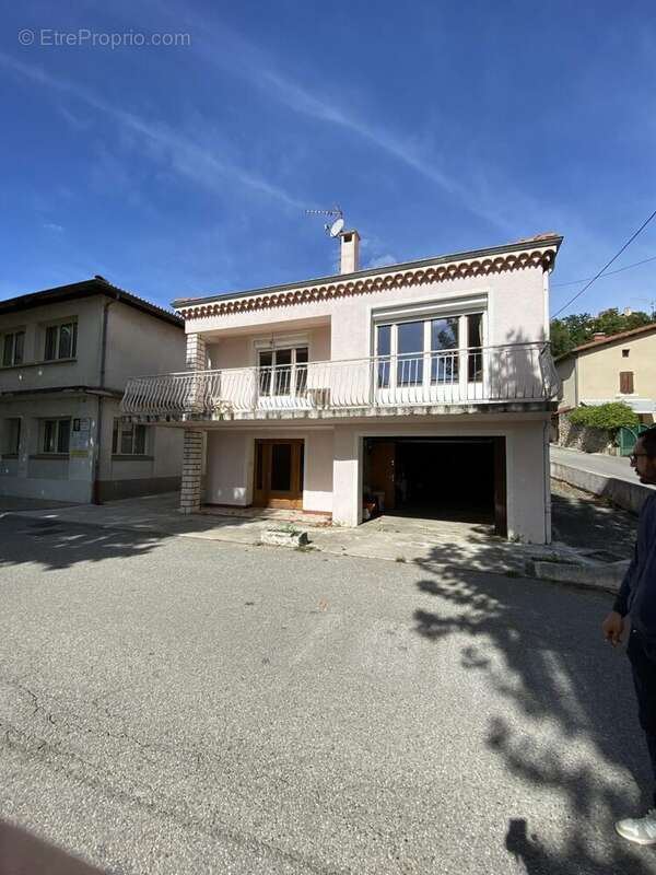 Maison à CHARMES-SUR-L&#039;HERBASSE