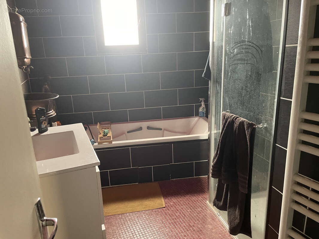 Maison de bourg 3 chambres - photo 8
