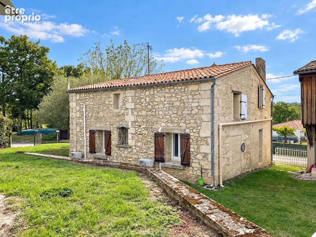 Maison de caractère rénovée avec dépendance - photo 10