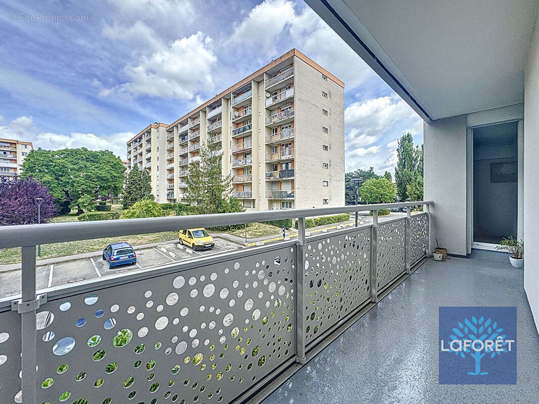 Appartement à CHILLY-MAZARIN