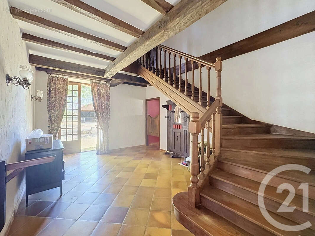 Maison 288 m² à Vic-Fezensac  - photo 11