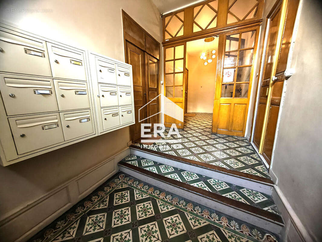 Appartement à MARSEILLE-5E