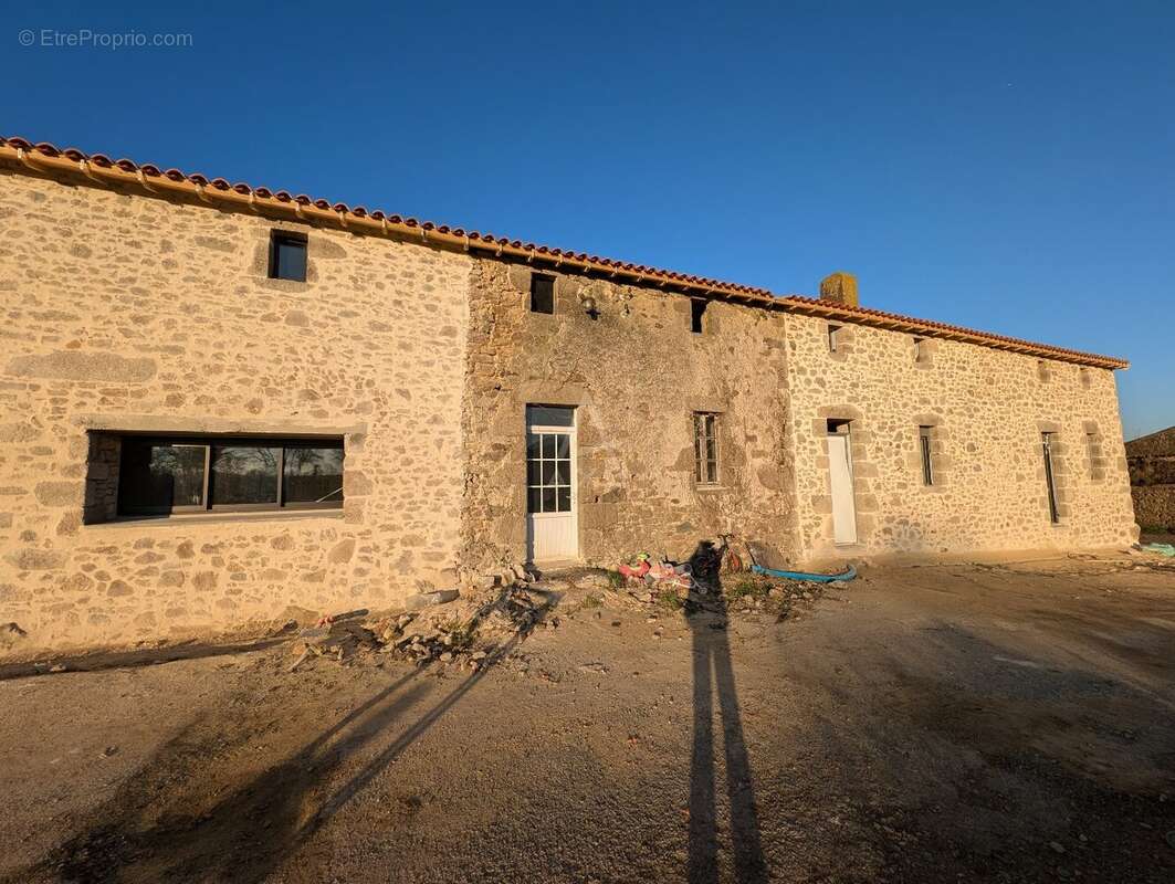 Maison à BOUSSAY