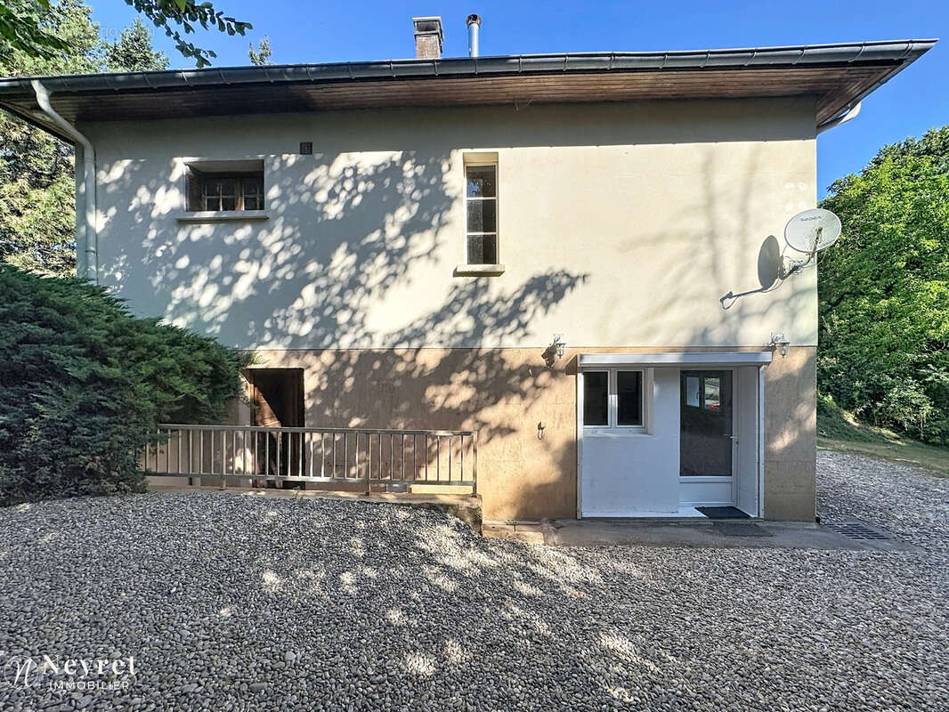 Maison à SAINT-GENIS-LAVAL