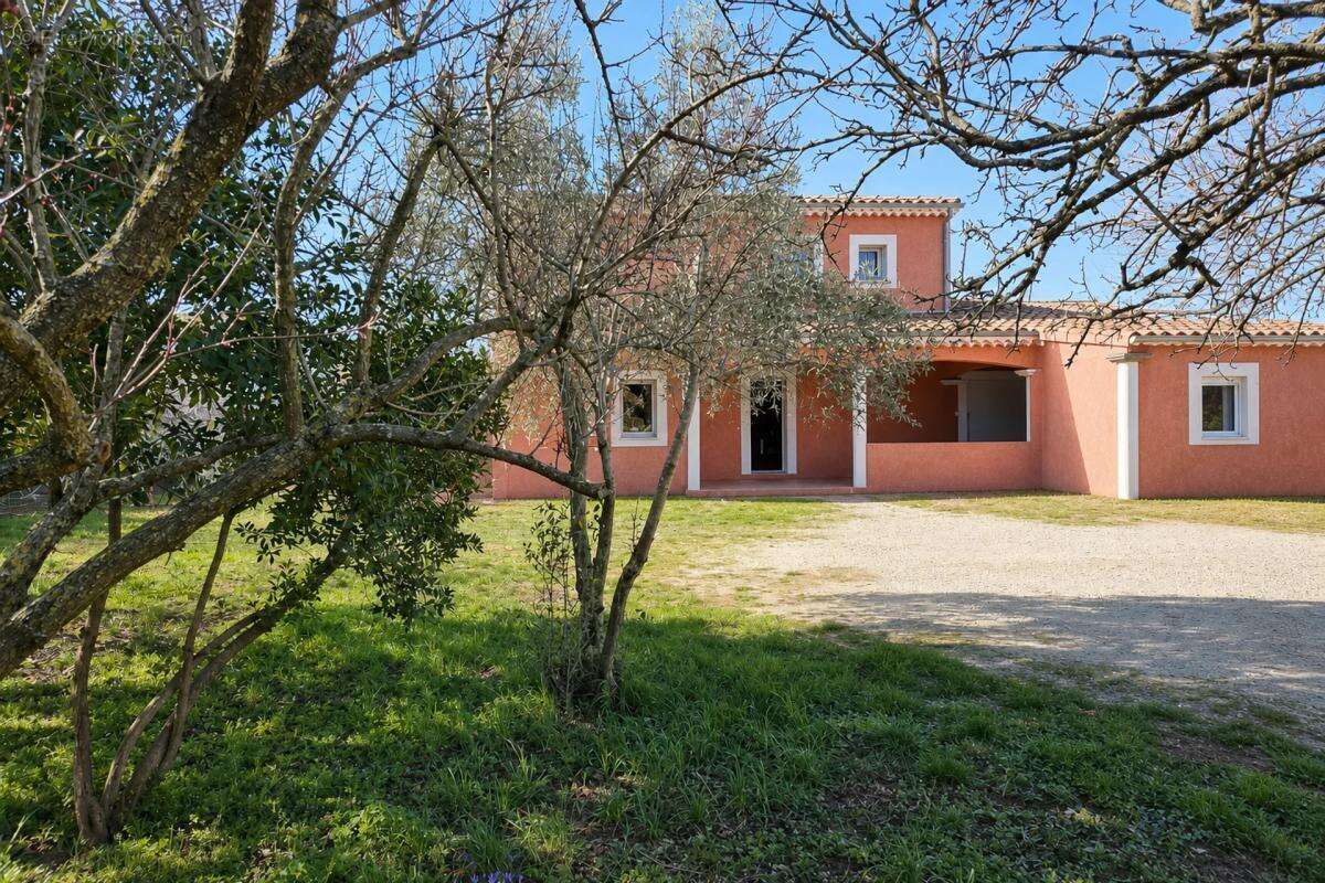 Maison lumineuse de 153 m² avec jardin à Montélimar - photo 2