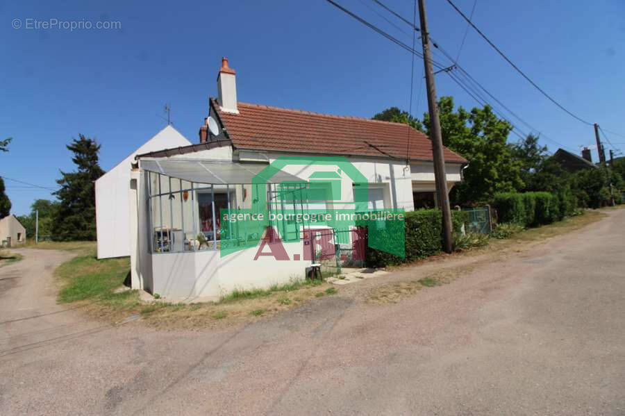 Maison à PREMERY