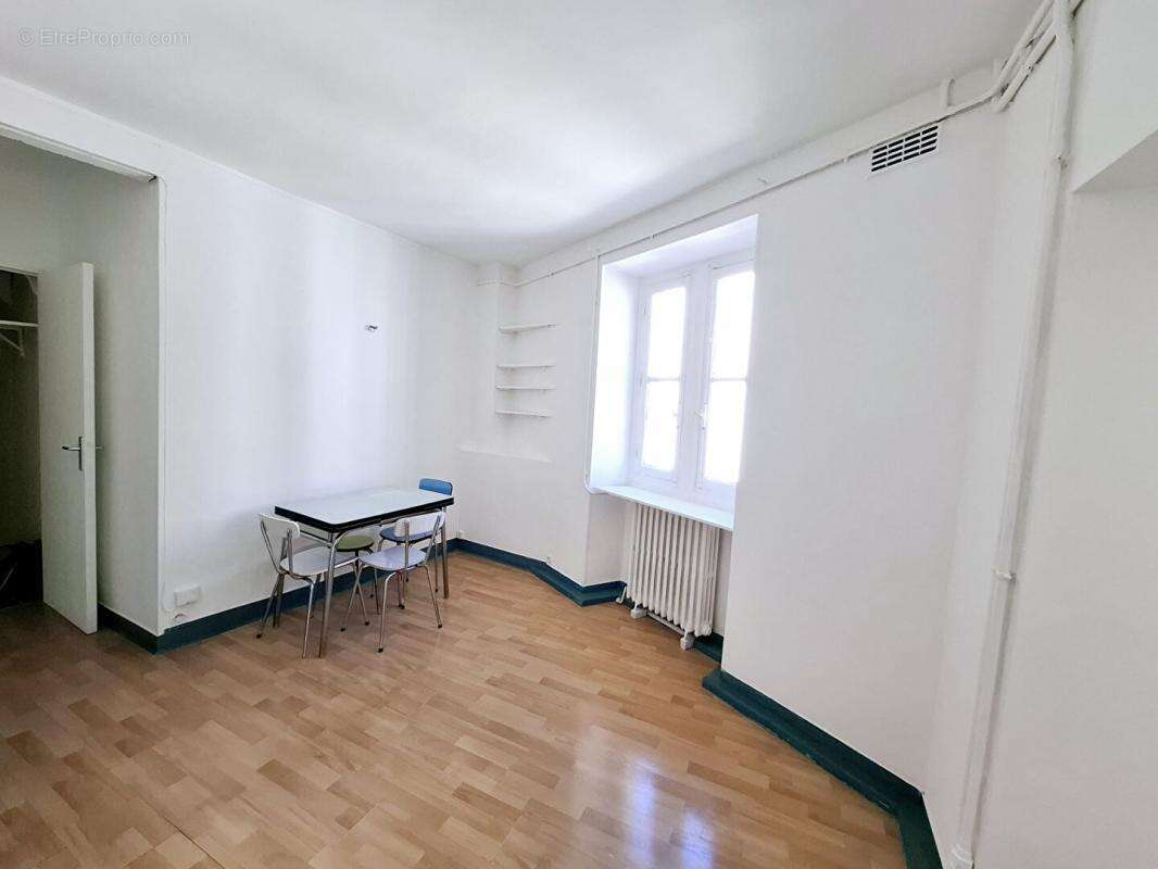 Appartement à PARIS-19E