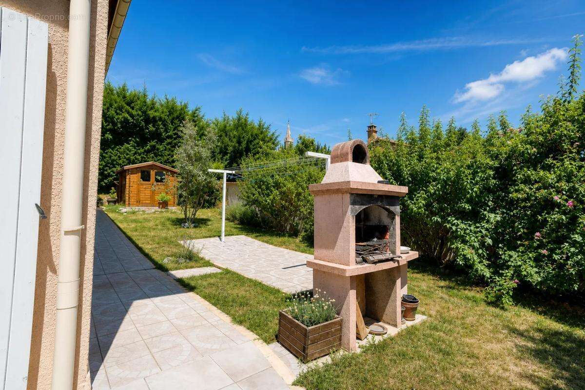 Maison familiale de 170 m² avec piscine à Primarette - photo 22