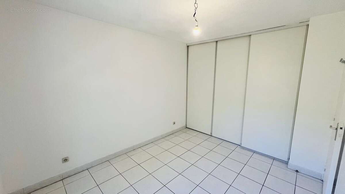 Appartement T3 avec TERRASSE et CAVE - photo 11