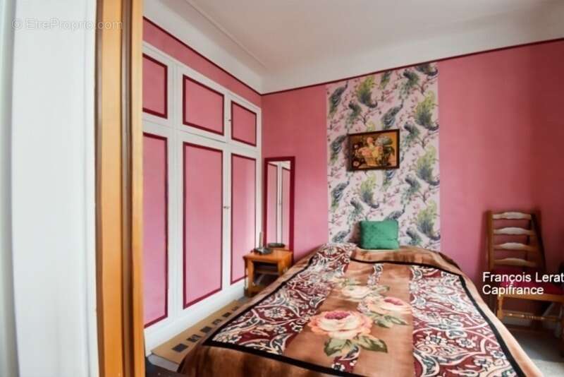 Appartement à vendre 2 pièces avec cave PARIS 17EME ARRONDISSEMENT (75) - rue Guy Môquet - 34 m2 Loi Carrez - 315 000 € honorair - photo 4