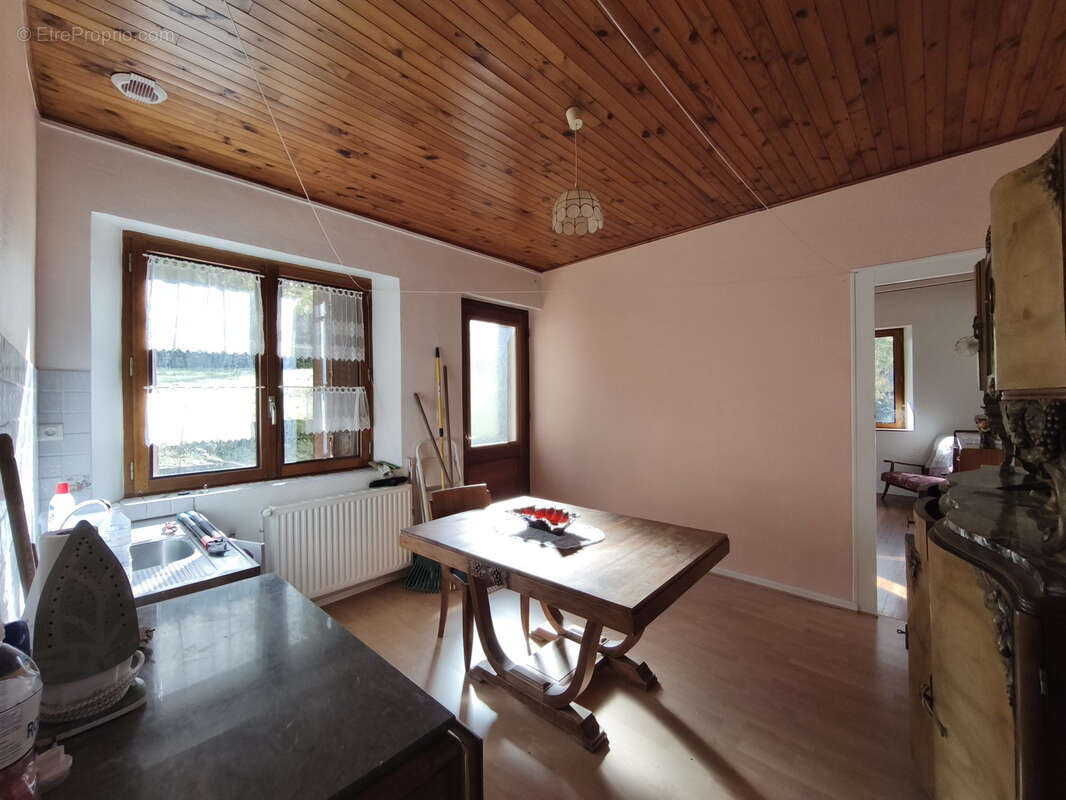 Maison à THEZILLIEU