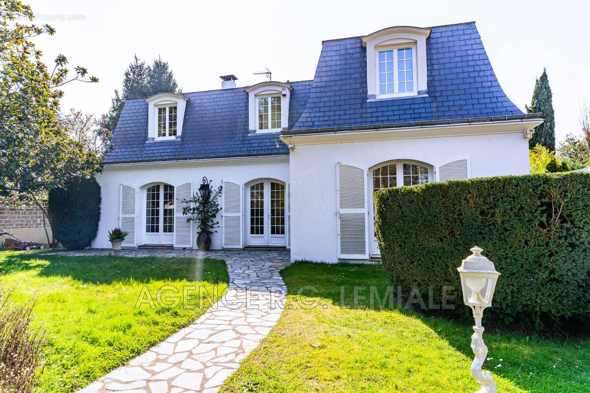 Maison à MAISONS-LAFFITTE