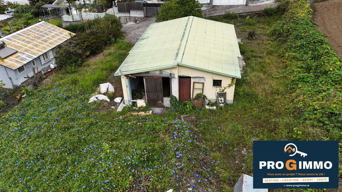 Terrain à LE TAMPON