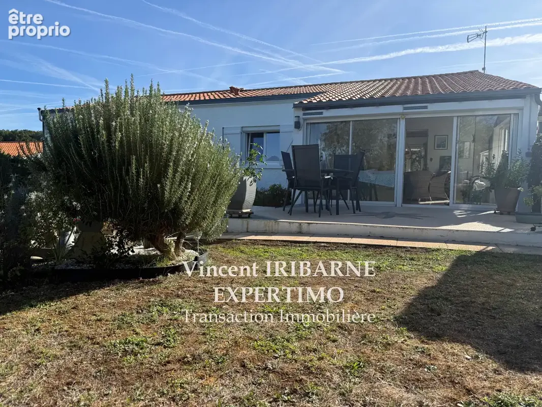 Maison 4 Chambres, Double Garage et Jardin - photo 10