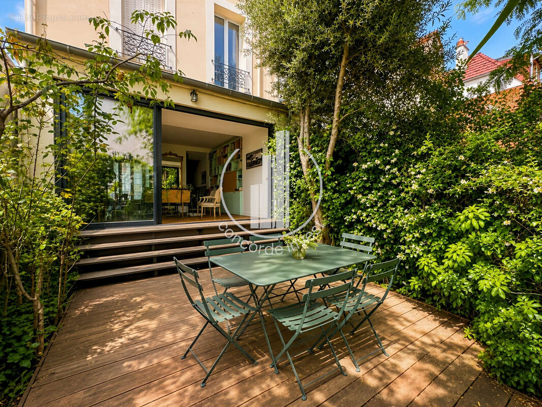 Maison à ASNIERES-SUR-SEINE