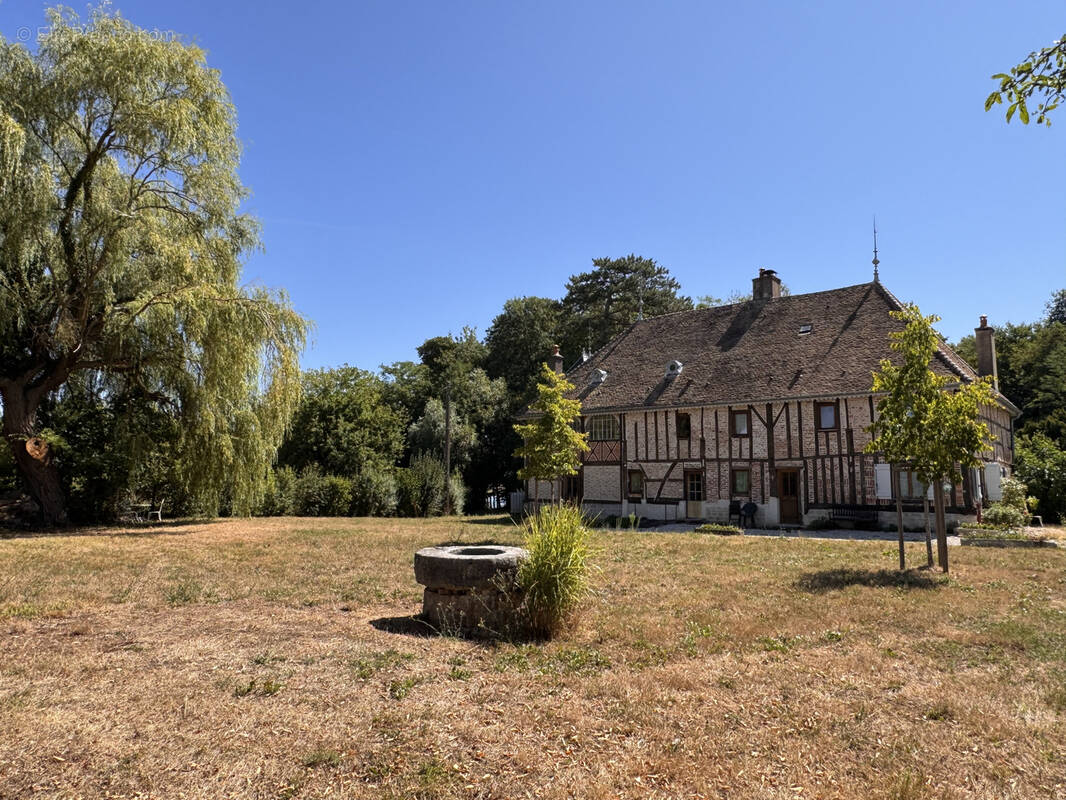 Maison à LA CHAPELLE-SAINT-SAUVEUR
