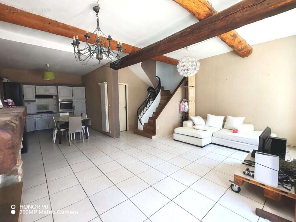 Maison de Village en R+1 95m2 hab T4 + Garage/Atelier - photo 3
