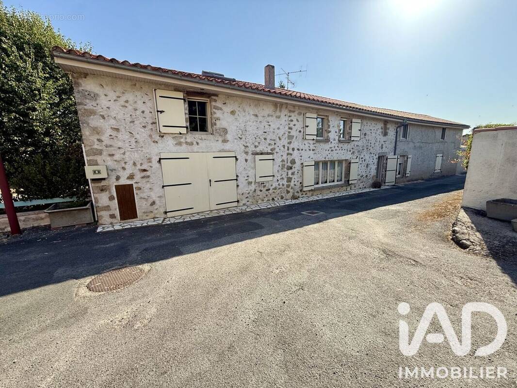 Photo 1 - Maison à GOURGE